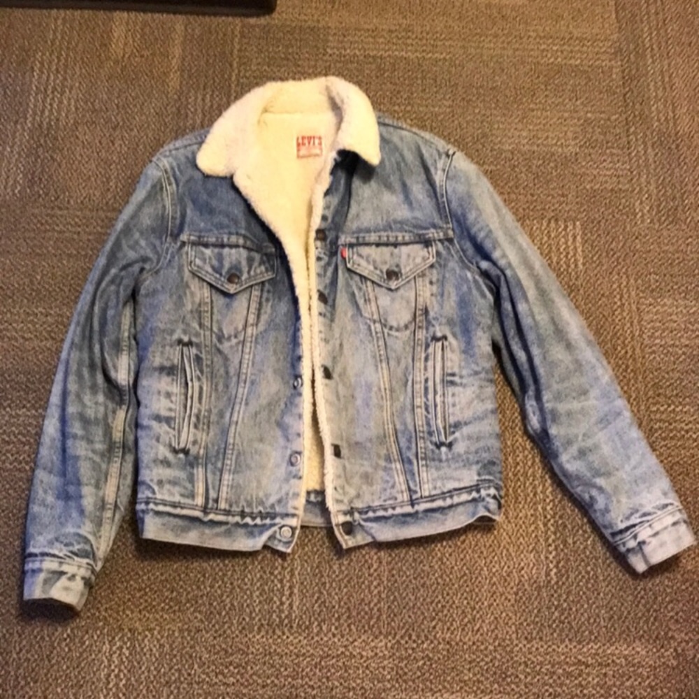 Levis Sherpa denim jean jacket